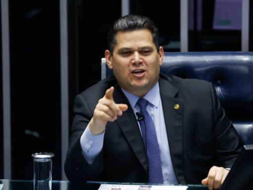 Senado rejeita indicação de Jorge Messias ao STF em votação histórica em contexto de Política Econômica