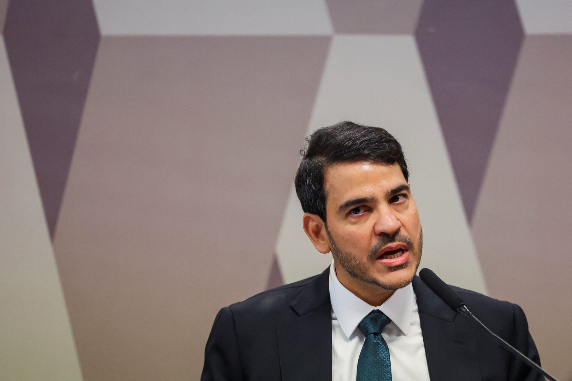 Senado rejeita indicação de Jorge Messias para o STF em derrota histórica para o governo Lula em contexto de Política Econômica
