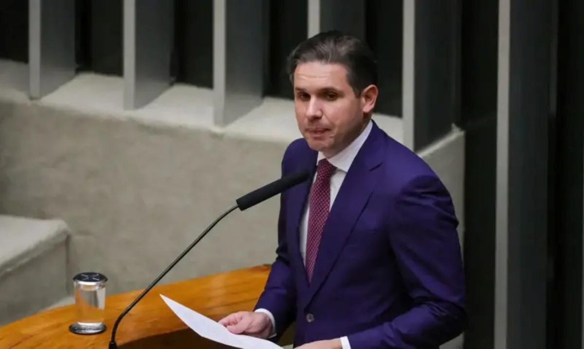 Setor produtivo e varejo intensificam debate sobre fim da escala 6x1 na Câmara em contexto de Política Econômica