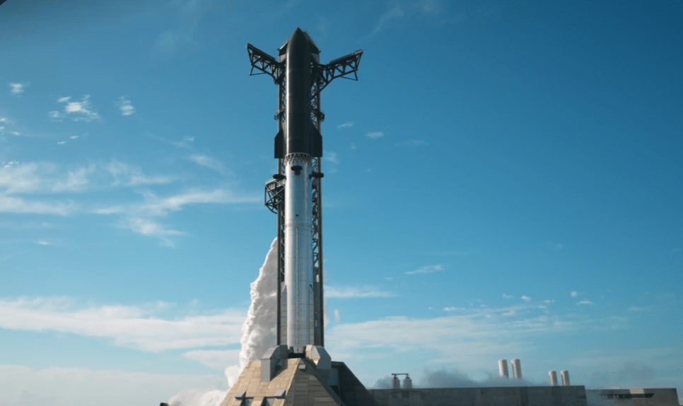 SpaceX adia lançamento da Starship após falha técnica na torre de decolagem em contexto de Política Econômica