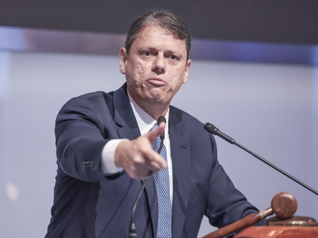 Governador Tarcísio de Freitas comenta rejeição de Jorge Messias ao STF.