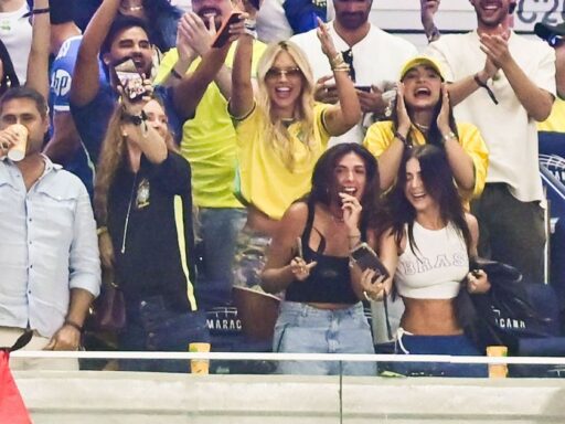 Virginia Fonseca e Vini Jr em evento esportivo.