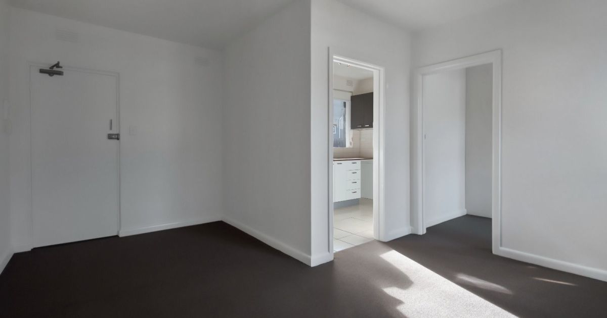 Detalhe de acabamento de alta qualidade em um apartamento moderno.
