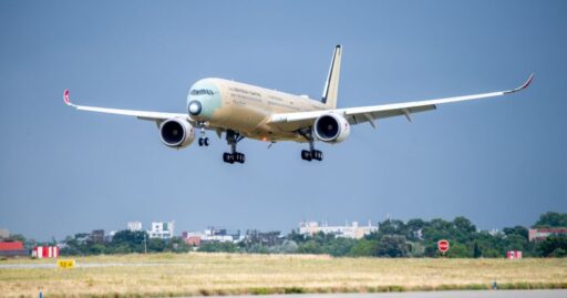 Aeronave A350-1000ULR em testes de voo pela Airbus