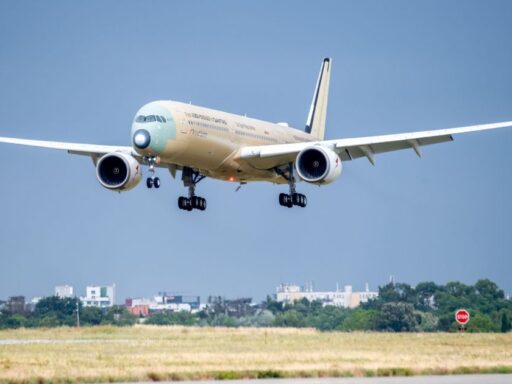 Aeronave A350-1000ULR em testes de voo pela Airbus