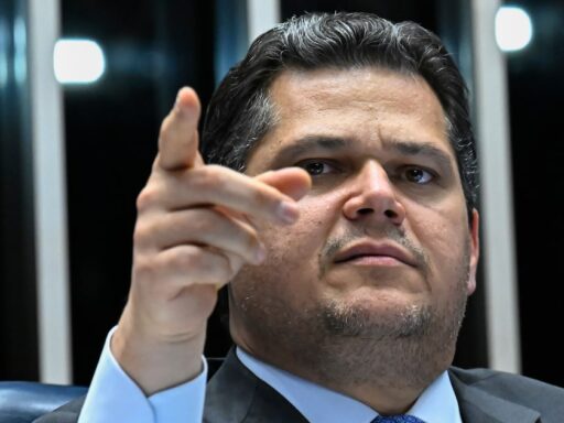 Alcolumbre nega recebimento de valores de Daniel Vorcaro e classifica em contexto de Política Econômica