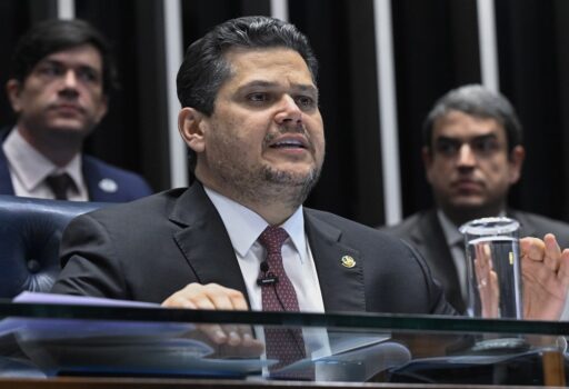 Alcolumbre promete definir data para votação da PEC do Banco Central até sexta-feira em contexto de Política Econômica