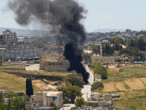Cenário de destruição após ataques de Israel no sul do Líbano.