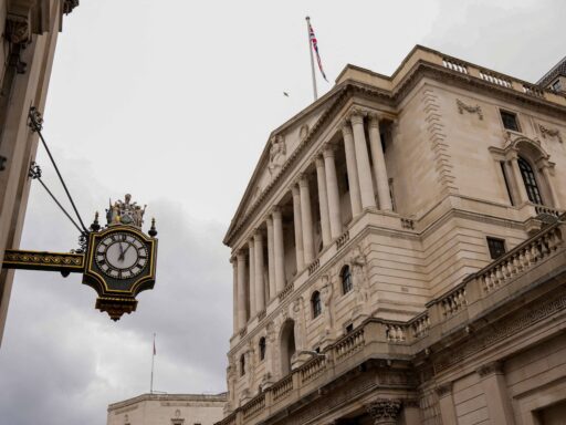 Banco da Inglaterra mantém taxa de juros em 3,75% com votação dividida em contexto de Finanças do Brasil