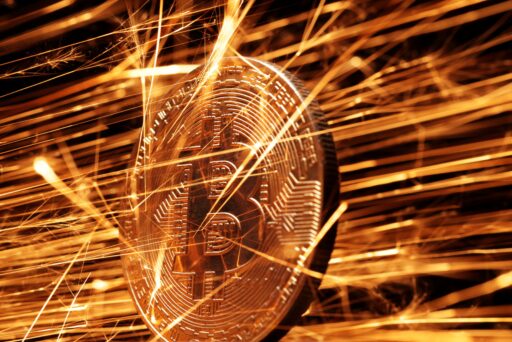 Bitcoin cai abaixo de US$ 60 mil pela primeira vez desde outubro de 2024 em contexto de Política Econômica