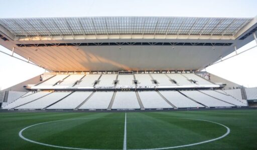 Jogadoras da Seleção Brasileira feminina em campo.