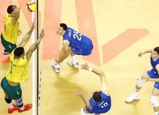 Seleção Brasileira de vôlei em quadra durante partida da Liga das Nações.