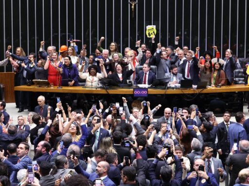 Plenário da Câmara dos Deputados durante votação do fim da escala 6x1.