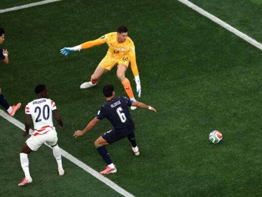 Damián Bobadilla marca gol contra em EUA e Paraguai na Copa em contexto de Política Econômica