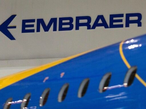 Aeronave E195-E2 da Embraer em operação comercial