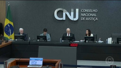 Ministro Edson Fachin, presidente do STF, durante sessão na Corte.