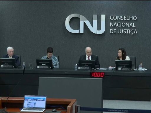 Ministro Edson Fachin, presidente do STF, durante sessão na Corte.