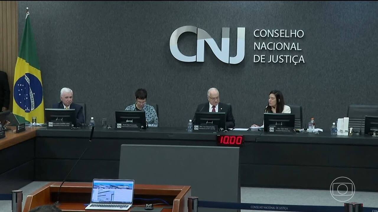 Ministro Edson Fachin, presidente do STF, durante sessão na Corte.