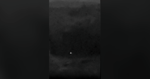 Luzes de OVNI observadas em área rural dos Estados Unidos.
