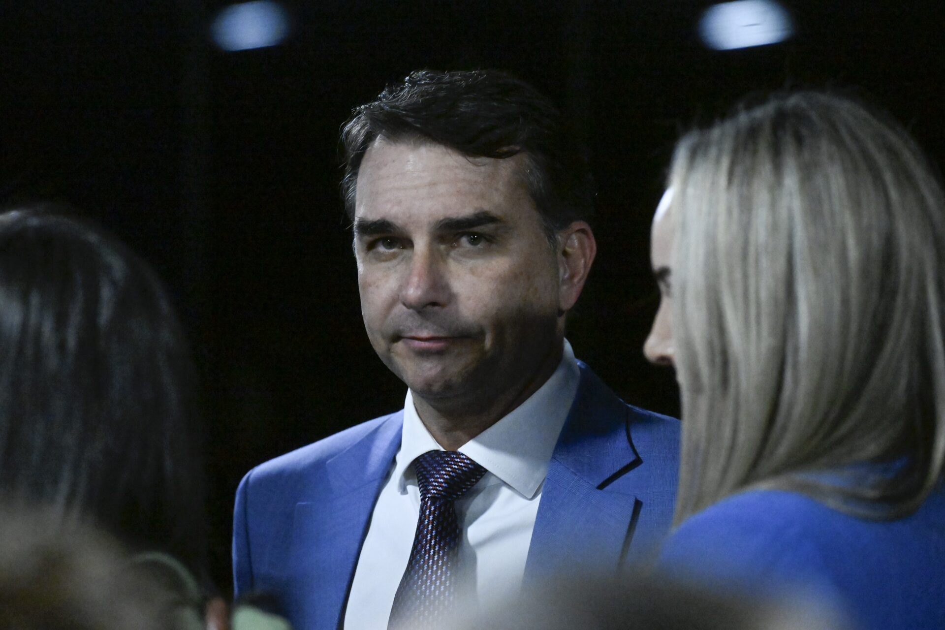 Senador Flávio Bolsonaro em evento oficial.