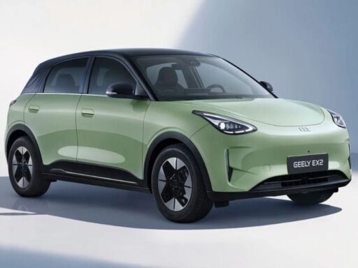 Geely EX2 estacionado em evento de lançamento