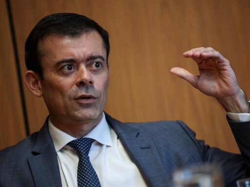 Governo planeja encerrar subsídios a combustíveis com estabilização do petróleo em contexto de Política Econômica