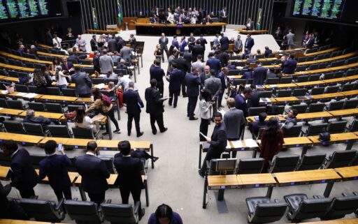 Governo retira urgência de projeto sobre escala 6x1 e destrava pauta da Câmara em contexto de Política Econômica