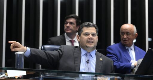 Presidente da Câmara, Hugo Motta, articula votação de projetos para destravar pauta legislativa.