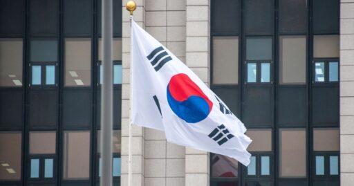 Fachada da fábrica da Hanwha Aerospace em Daejeon após o incêndio.