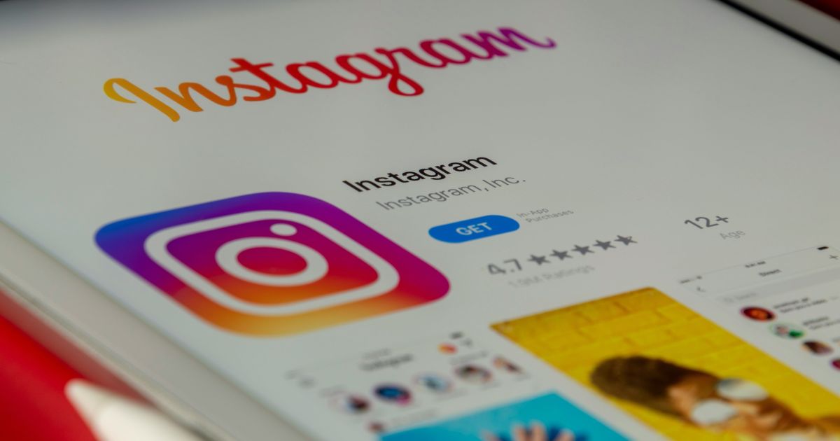 Interface do Instagram Plus com opções de personalização.