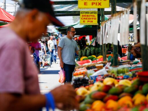 IPCA desacelera para 0,58% em maio, mas inflação em 12 meses supera teto da meta em contexto de Política Econômica