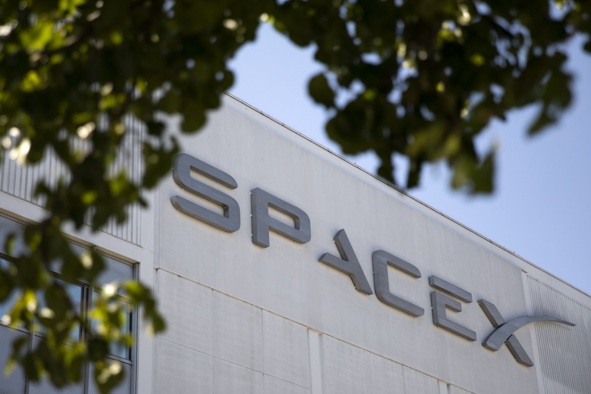 IPO da SpaceX atrai mais de US$ 100 bilhões em pedidos de investidores individuais em contexto de Política Econômica