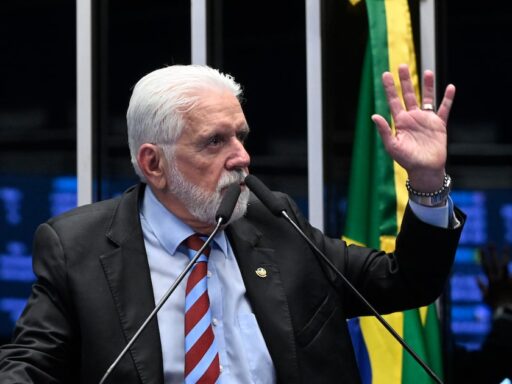 Jaques Wagner defende privatização da Ebal e nega irregularidades em operação com CredCesta em contexto de Política Econômica