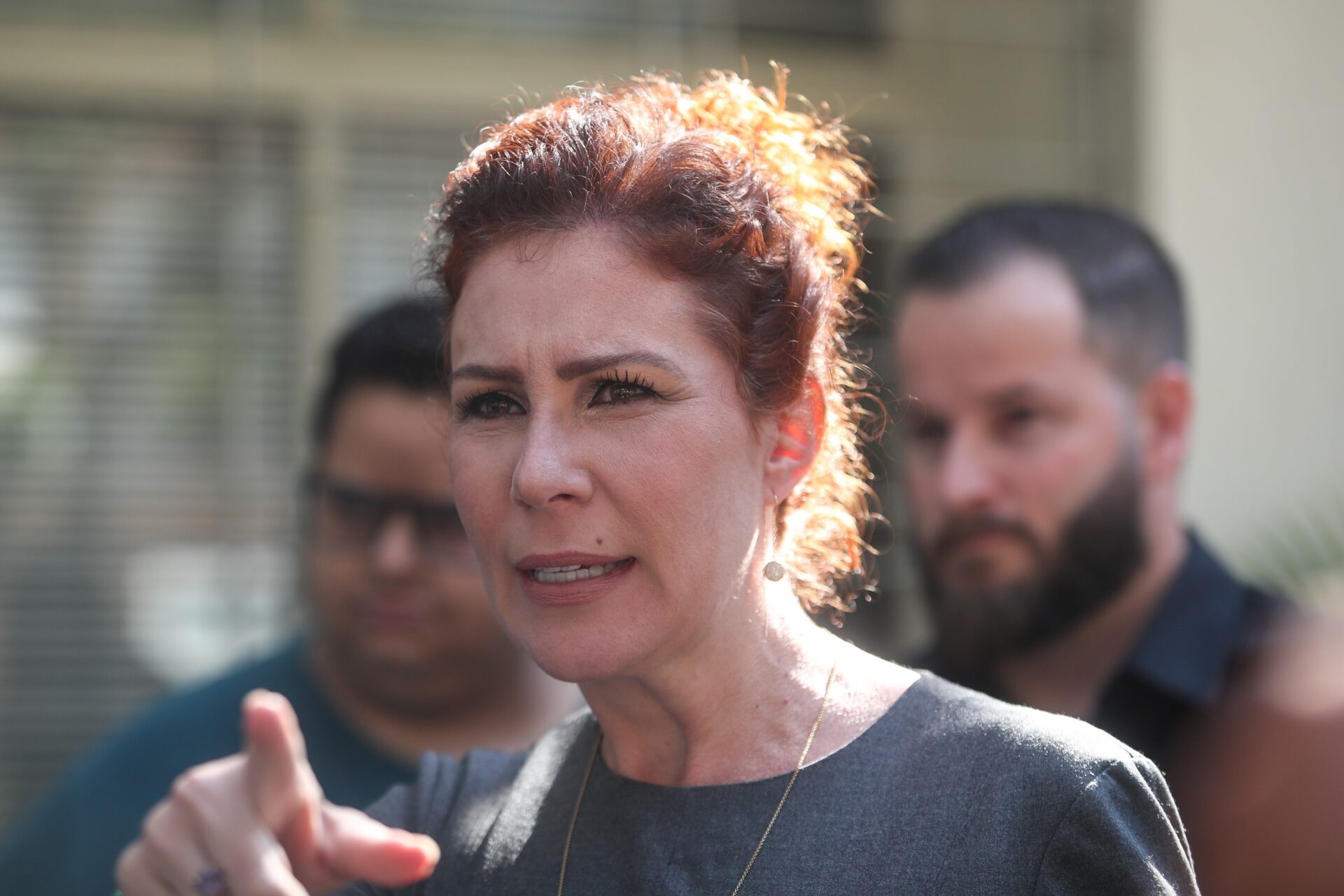Ex-deputada Carla Zambelli durante coletiva de imprensa em São Paulo.