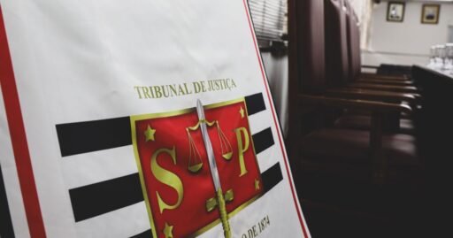 Fachada de tribunal de justiça em São Paulo