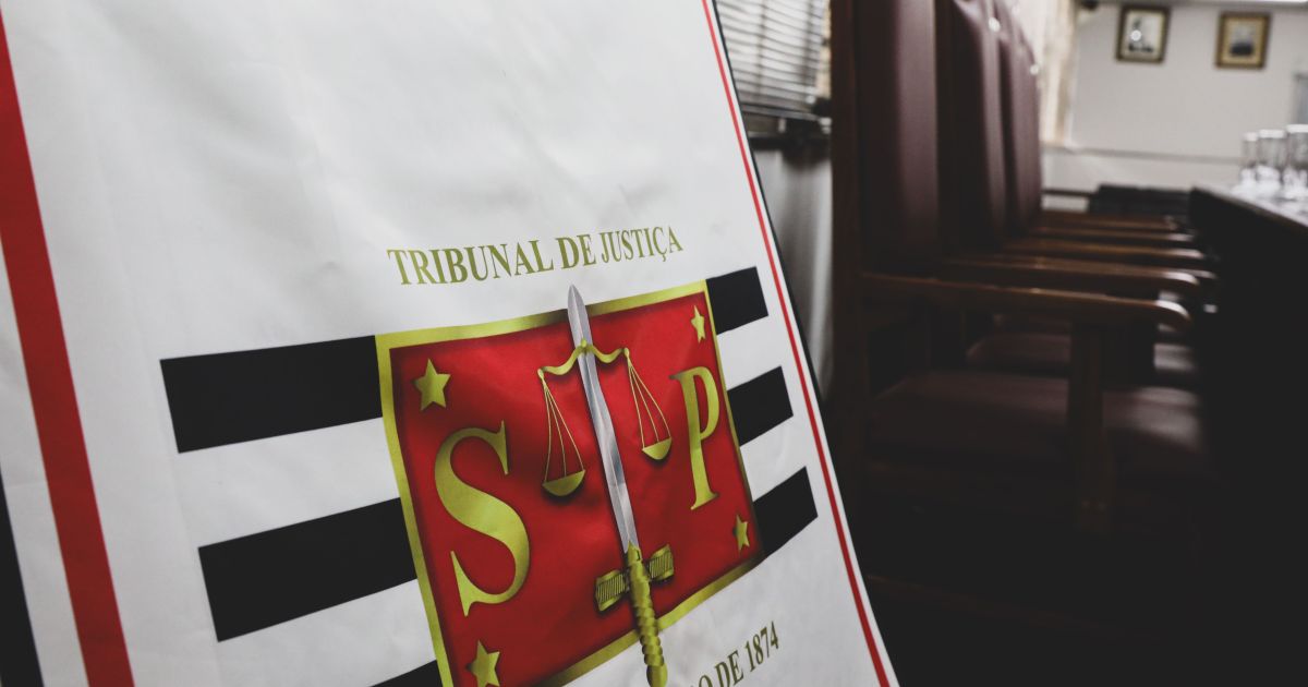 Fachada de tribunal de justiça em São Paulo