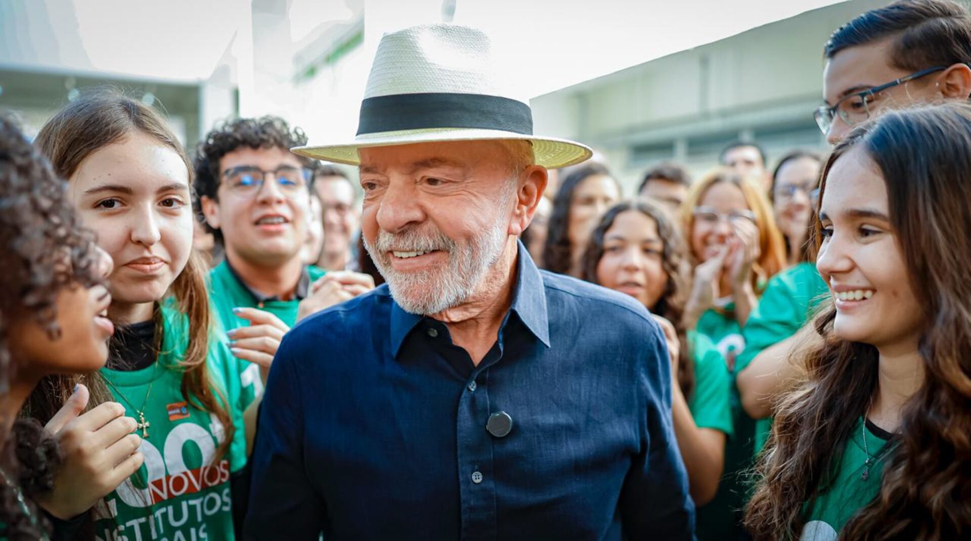 Lula atribui proposta de tarifa de 25% dos EUA à família Bolsonaro e chama senador de 'traidor' em contexto de Política Econômica