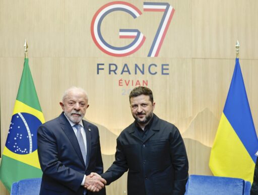 Lula e Zelensky se reúnem durante cúpula do G7 na França em contexto de Política Econômica