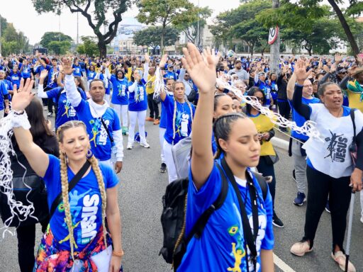 Fiéis durante a 34ª Marcha para Jesus na cidade de São Paulo.