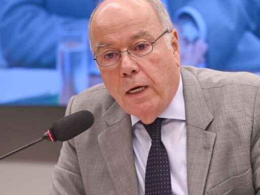 Ministro Mauro Vieira em reunião da OCDE em Paris.