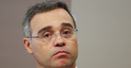 Ministro André Mendonça relata proposta de 'delação seletiva' em meio em contexto de Política Econômica