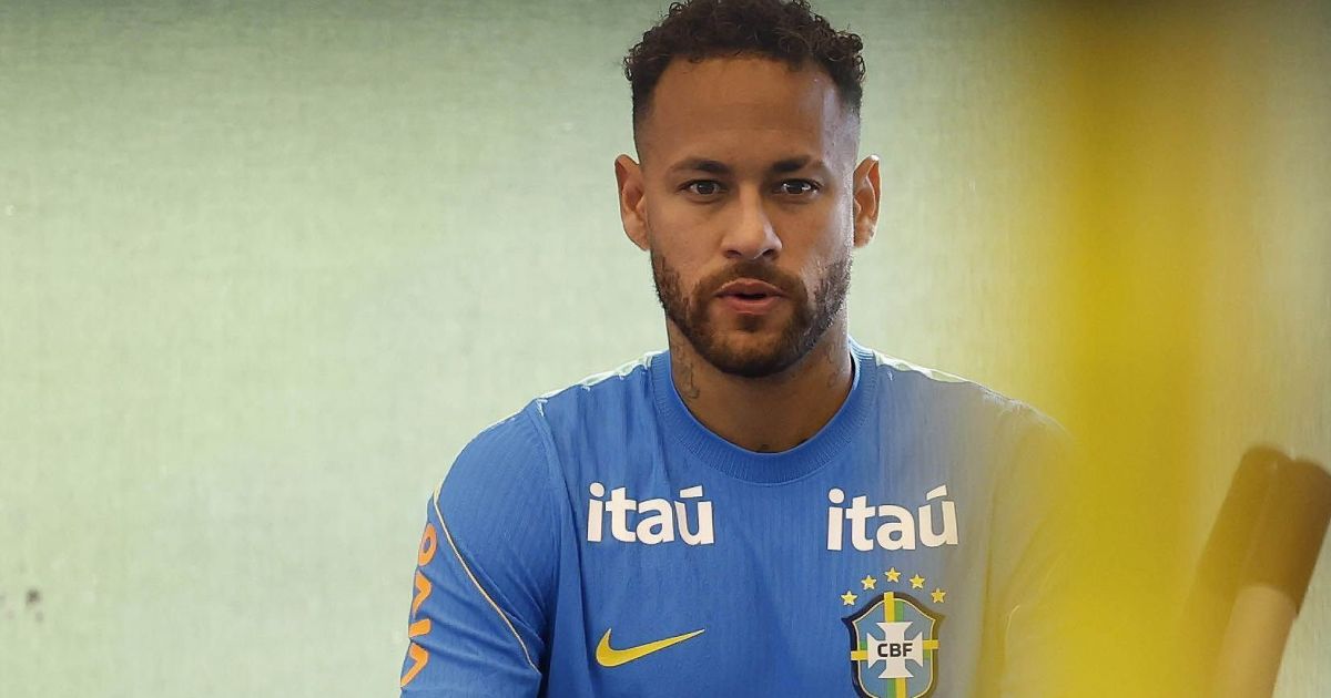 Neymar em treino de recuperação