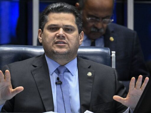 Representação de regulação de big techs no Brasil.