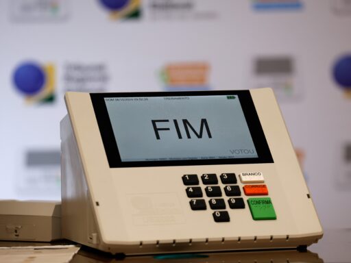 Urna eletrônica utilizada em eventos do Tribunal Regional Eleitoral.