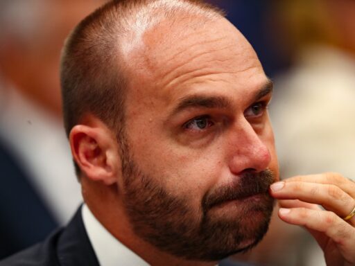 Primeira Turma do STF condena Eduardo Bolsonaro por coação à Justiça em contexto de Política Econômica