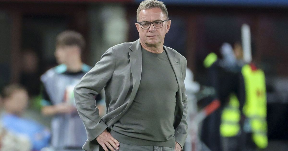 O técnico Ralf Rangnick durante treinamento da seleção da Áustria.