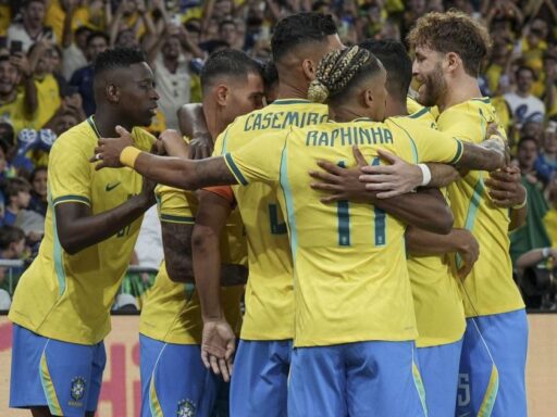 Jogadores da Seleção Brasileira em campo durante a Copa do Mundo de 2026.