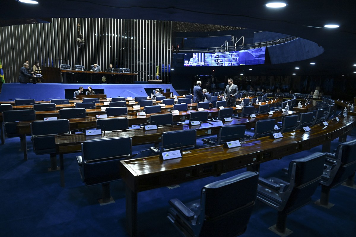 Senado aprova projeto que derruba diretrizes do Conanda sobre aborto legal em contexto de Política Econômica