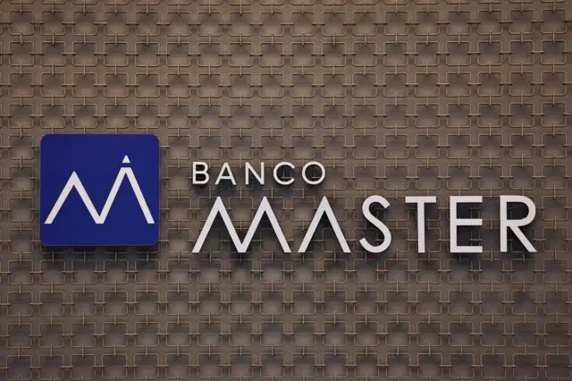 Fachada do Banco Master em investigação da Polícia Federal.