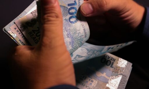 TCU analisa denúncia sobre uso de recursos esquecidos no programa Desenrola 2.0 em contexto de Política Econômica